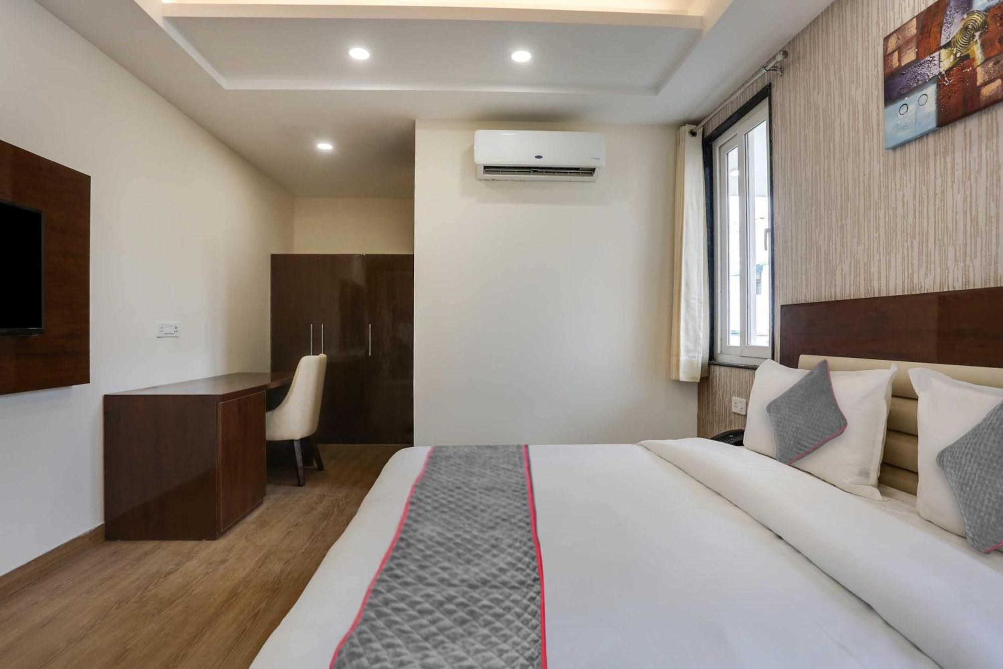 Townhouse The Adore Inn Gurgaon Exterior foto