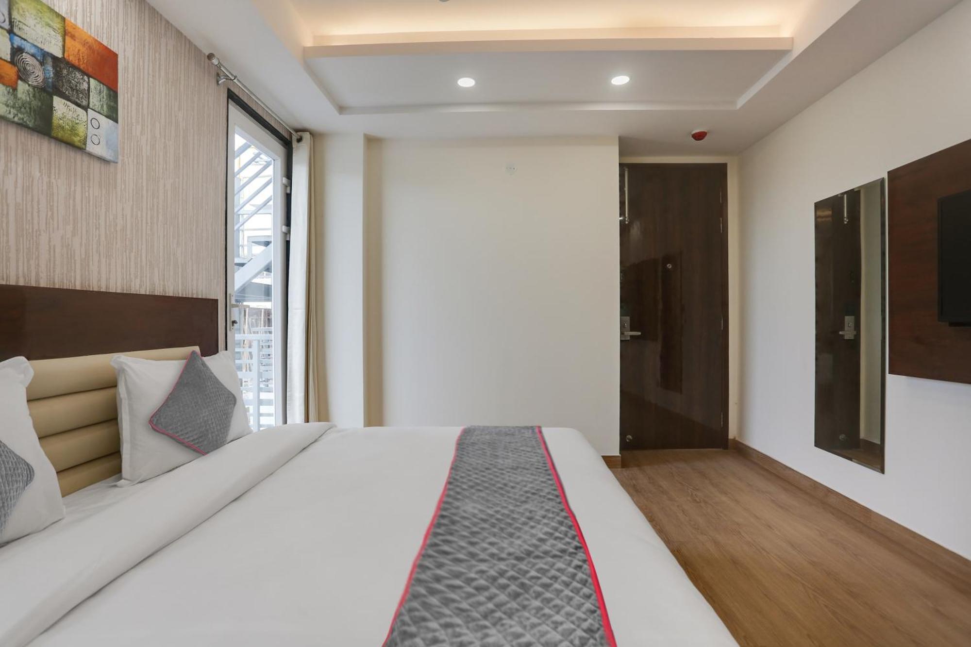 Townhouse The Adore Inn Gurgaon Exterior foto