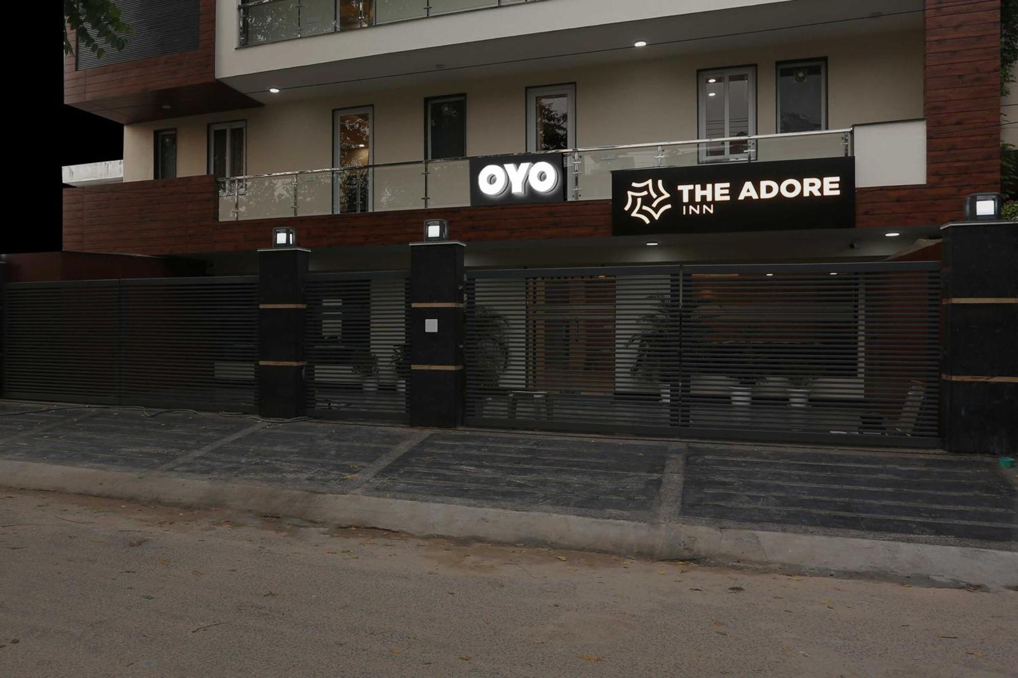 Townhouse The Adore Inn Gurgaon Exterior foto
